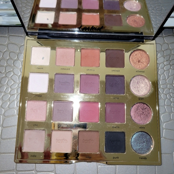 Tarte Tarteist Pro Eyeshadow Palette - Picture 4 of 8
